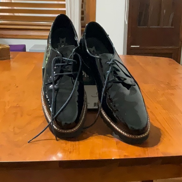 Mephisto Black Oxfords with Timeless Elegance. EXCELLENT condition!